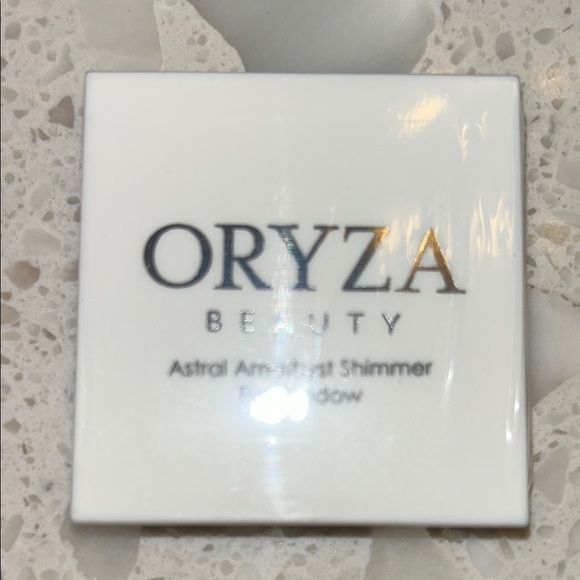 Oryza Beauty Astral Amethyst Eyeshadow - Picture 4 of 8